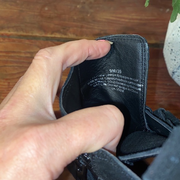 NWOB Lucky Brand Wedge Bootie with Peep Toe Size 9 - Picture 8 of 8